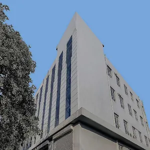 Townhouse Golden King Hotel